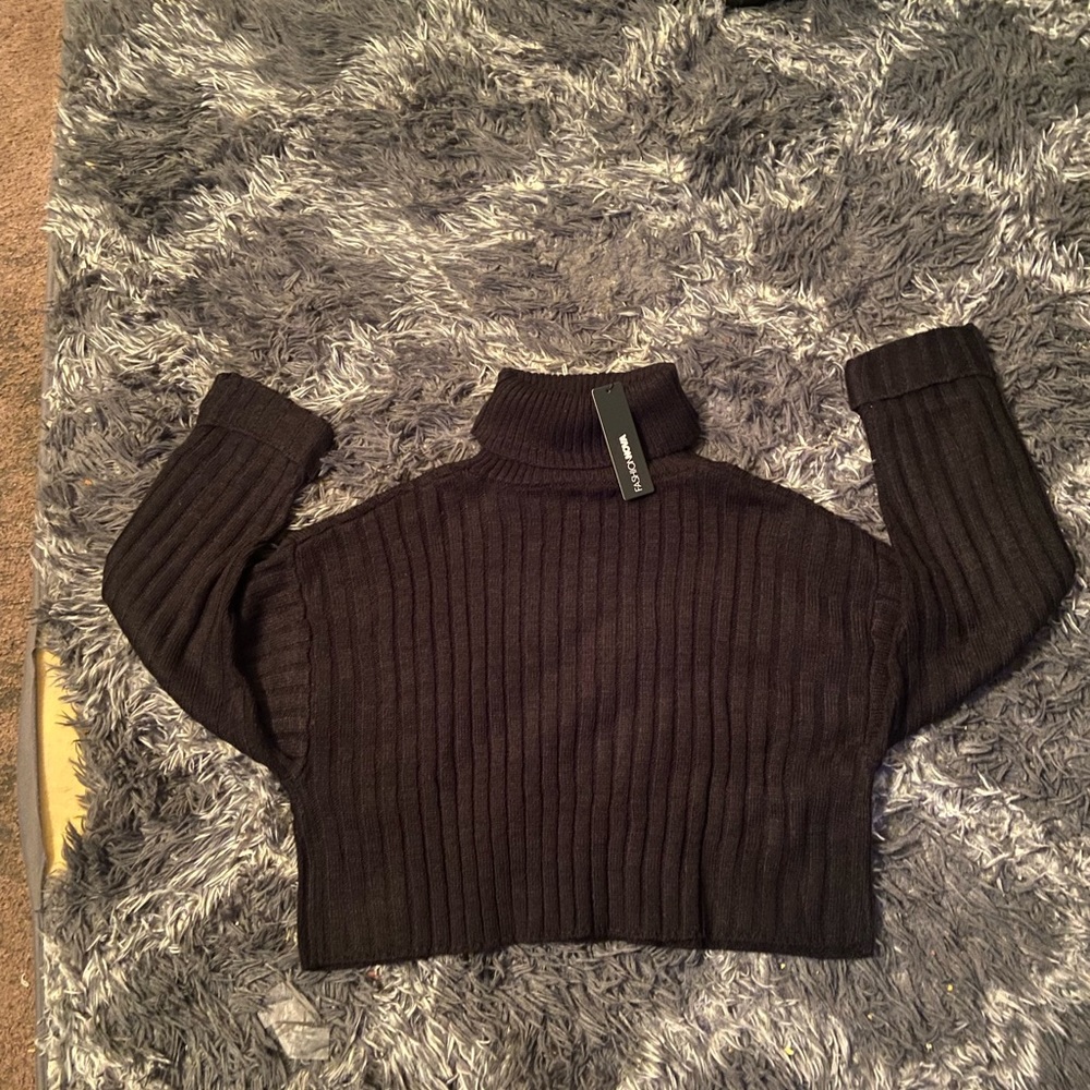 Crop turtle neck sweater